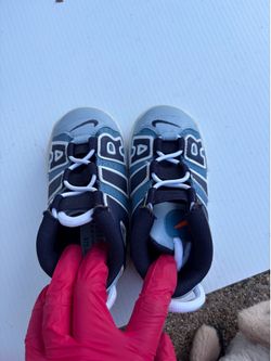 Baby blue Nike air shoes size 7c