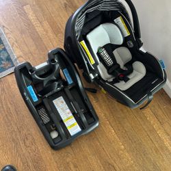 Graco Infant Car Seat With Base.  