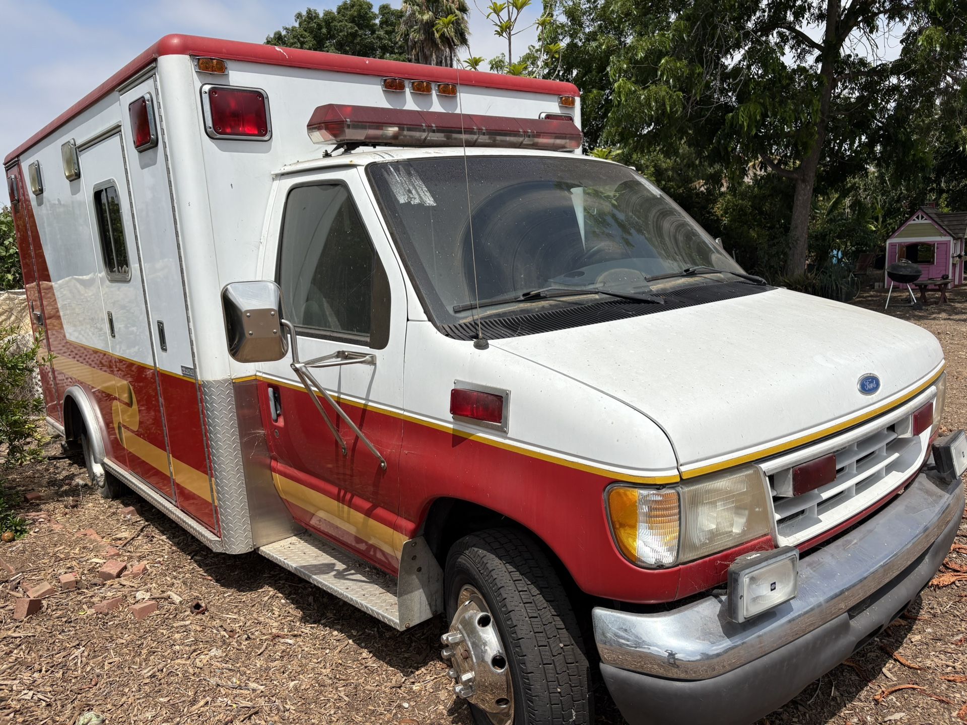 Camper Conversion Ambulance (van)