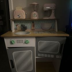 Kids Play Kitchen With Fake Food 