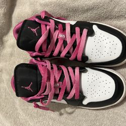 Pink Jordan 1
