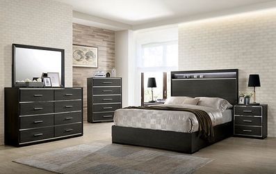 New Queen bedroom set