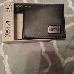 Brand New Kenneth Cole Mens Wallet 