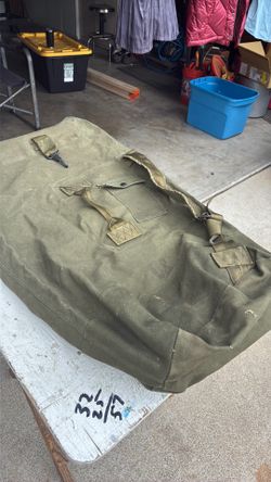Military duffel bag