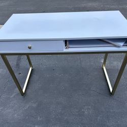 Desk - White And Gold Accents/Legs