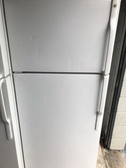 Scratch and dent refrigerators
