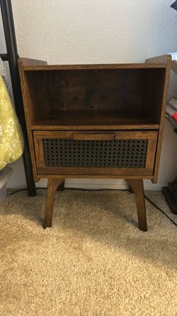 Single nightstand with drawer
