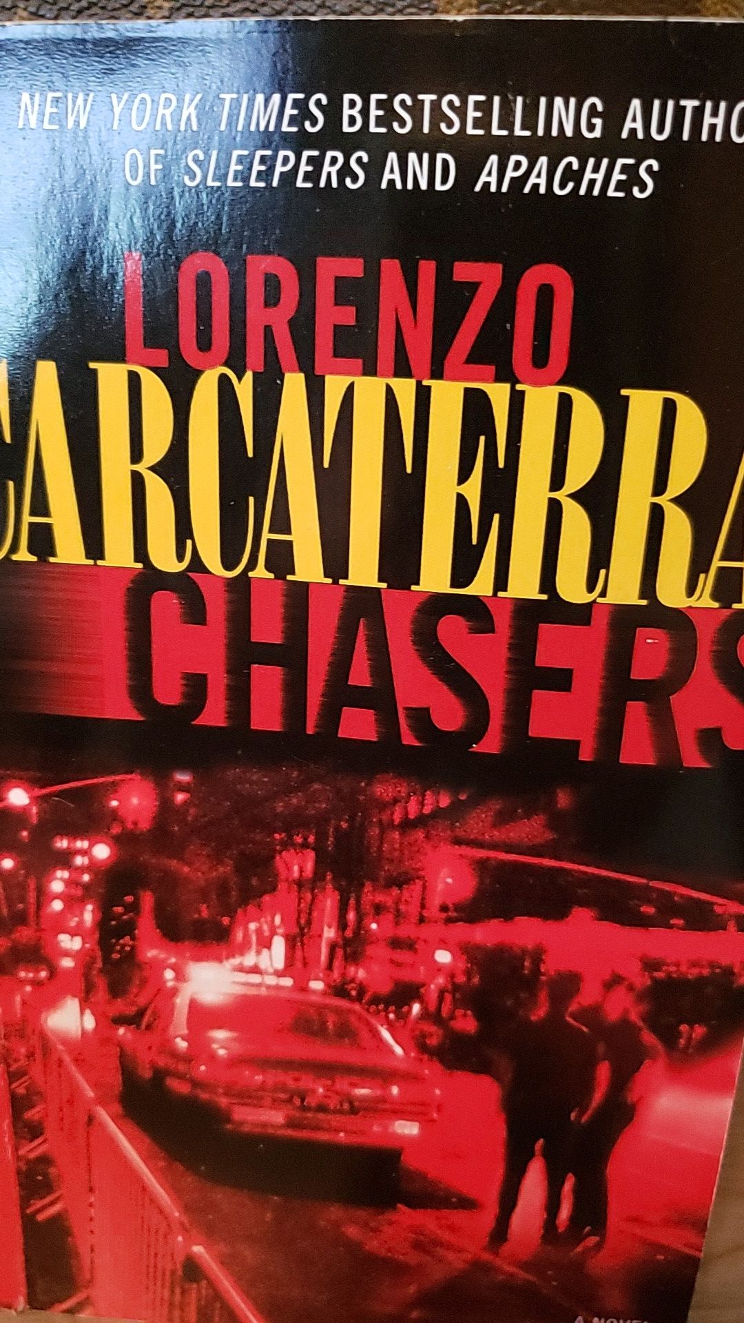 Lorenzo Carcaterra book - Chasers