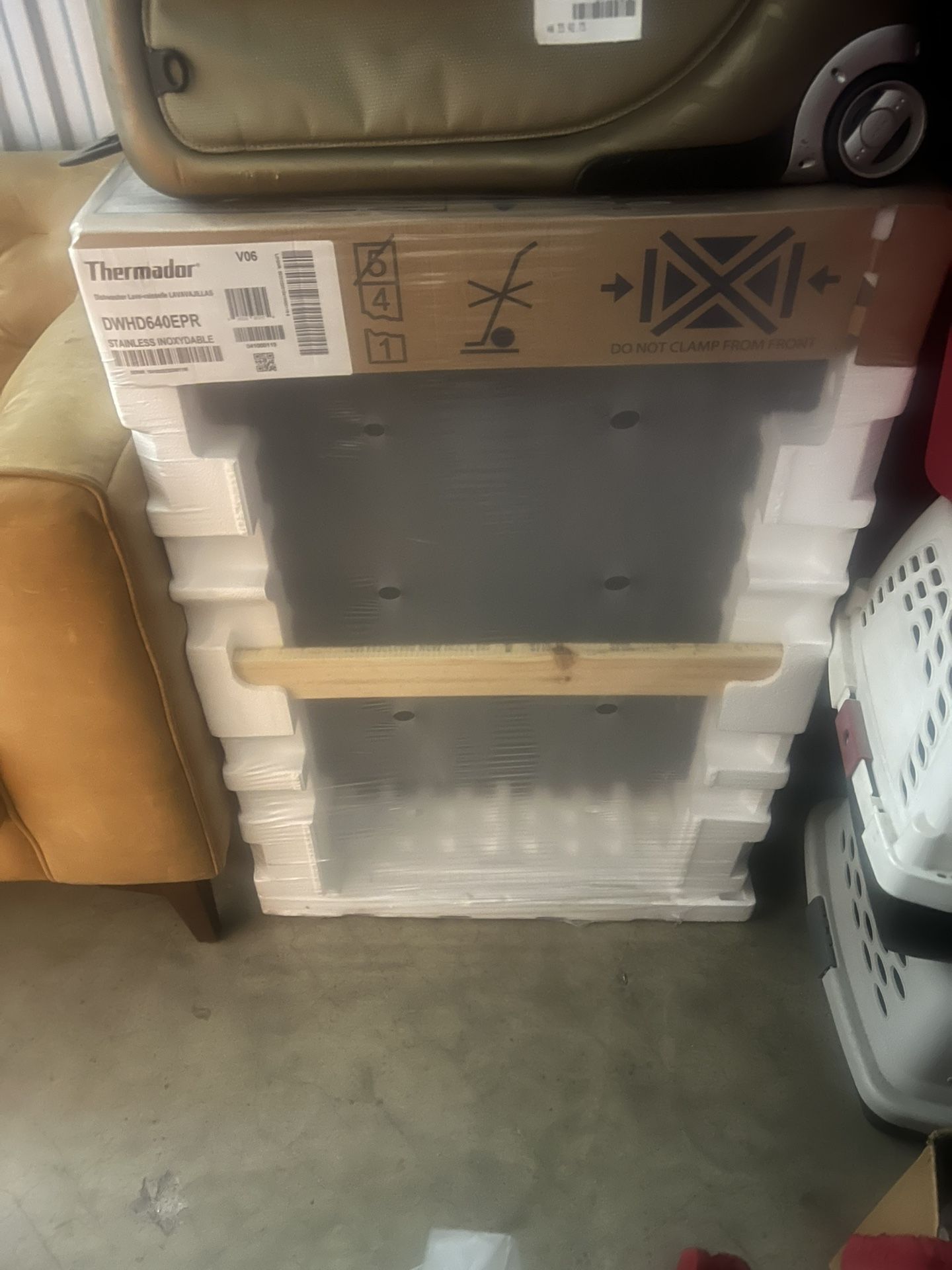 Thermador Dwhd640epr Dishwasher New In Box