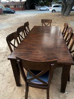 Beautiful Dining table with 8 chairs