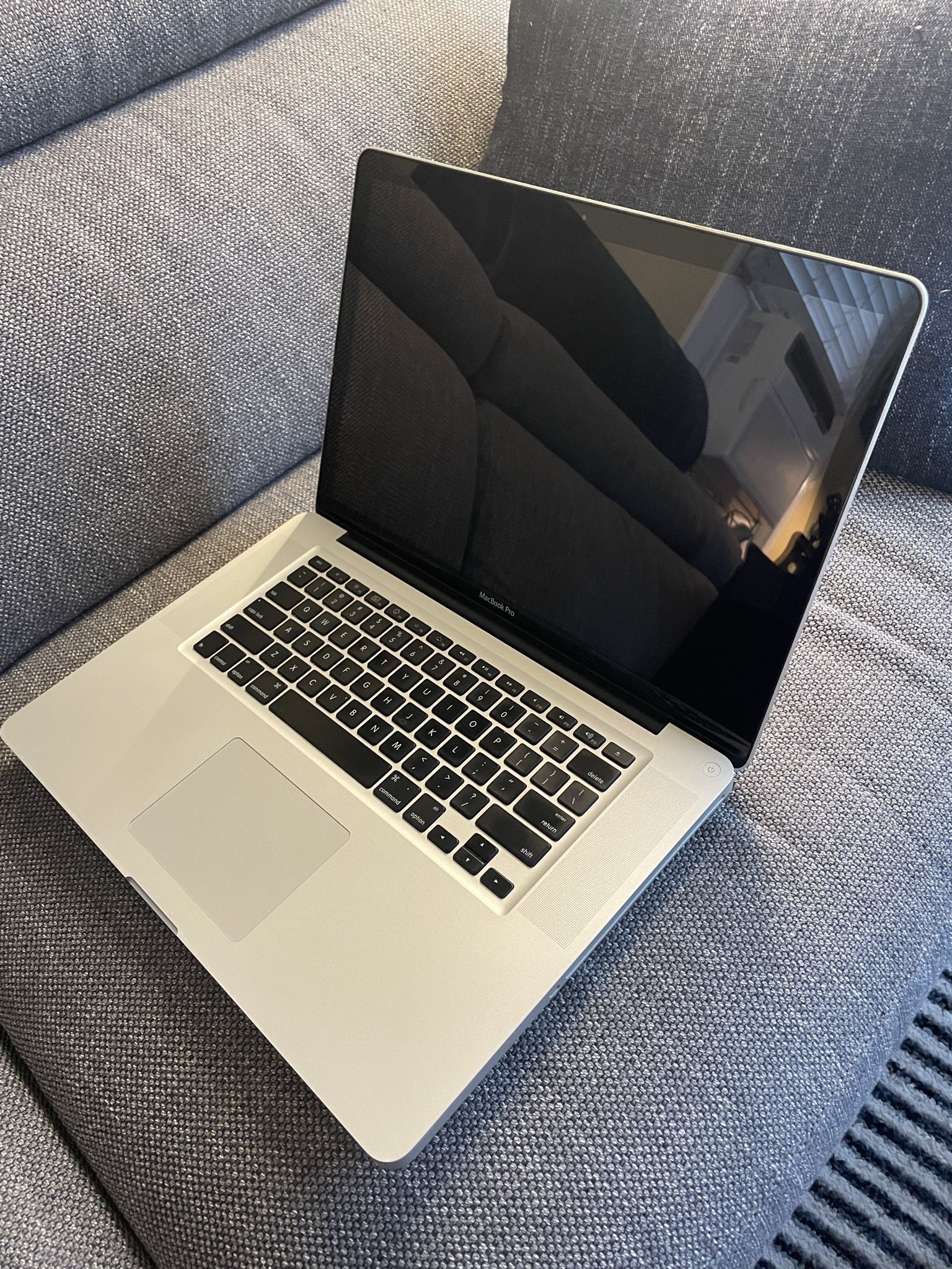 Apple MacBook Pro, Mid 2010, 15 Inch