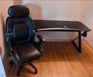 DPS Gaming Chair And Desk