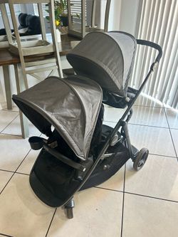 Graco sit-stand Stroller