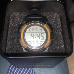 Sknei  Digital Watch