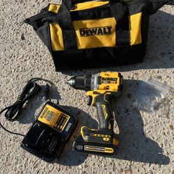 Dewalt Atomic Compact Series Drill Driver Kit 