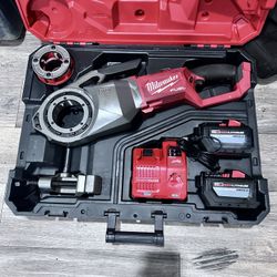 Milwaukee Pipe Threader 