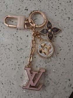 LV KEYCHAIN