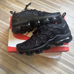 Vapormax Plus Triple Black