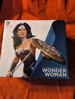 Brand new factory sealed DC Wonder woman collectible figurine