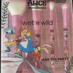 Wet n Wild Disney Alice in Wonderland Lost in Wonderland Eye & Face Palette Limited Edition