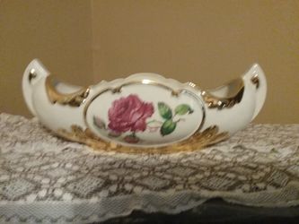 VINTAGE ROSE PLANTER