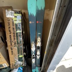 Ski’s With Bindings!! 