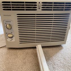 FRIGIDAIRE Air Conditioner