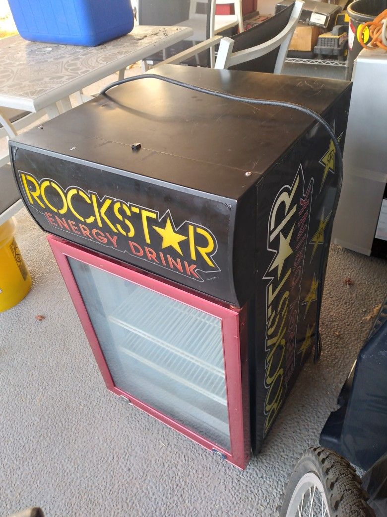 Rockstar mini Fridge: Needs Reapair....not Getting Cold 
