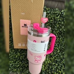 Hello Kitty Stan 40oz 