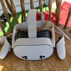 Meta Quest 3S 128GB VR Headset – Works Perfect, No Issues