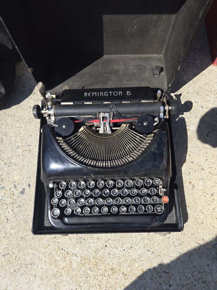 Vintage Typewriter