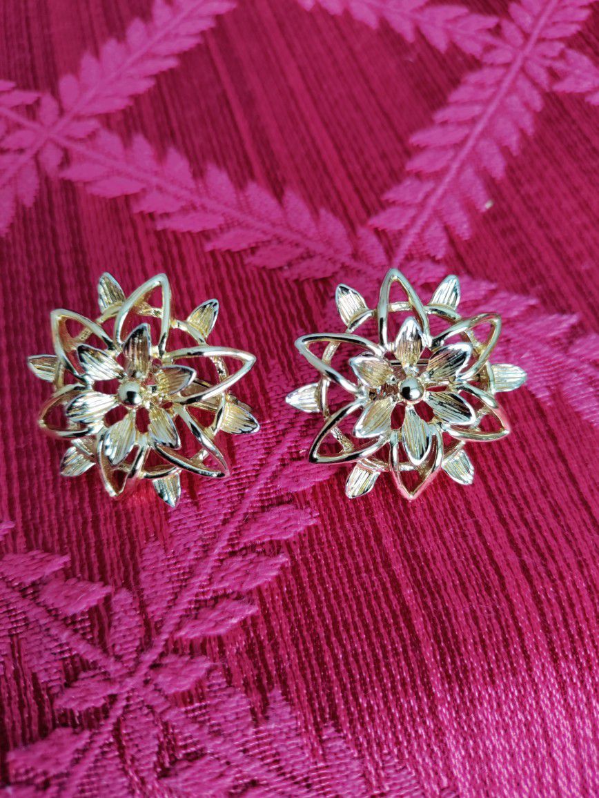 Vintage Sarah Coventry Clip-on Earrings