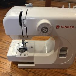 Sewing machine  singer M1000