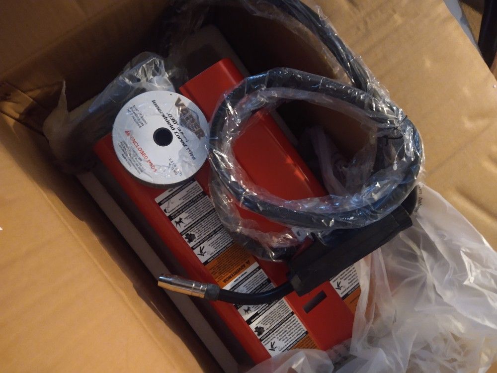 New Never Been Used 90 amp Vaper Wire Fed Welder
