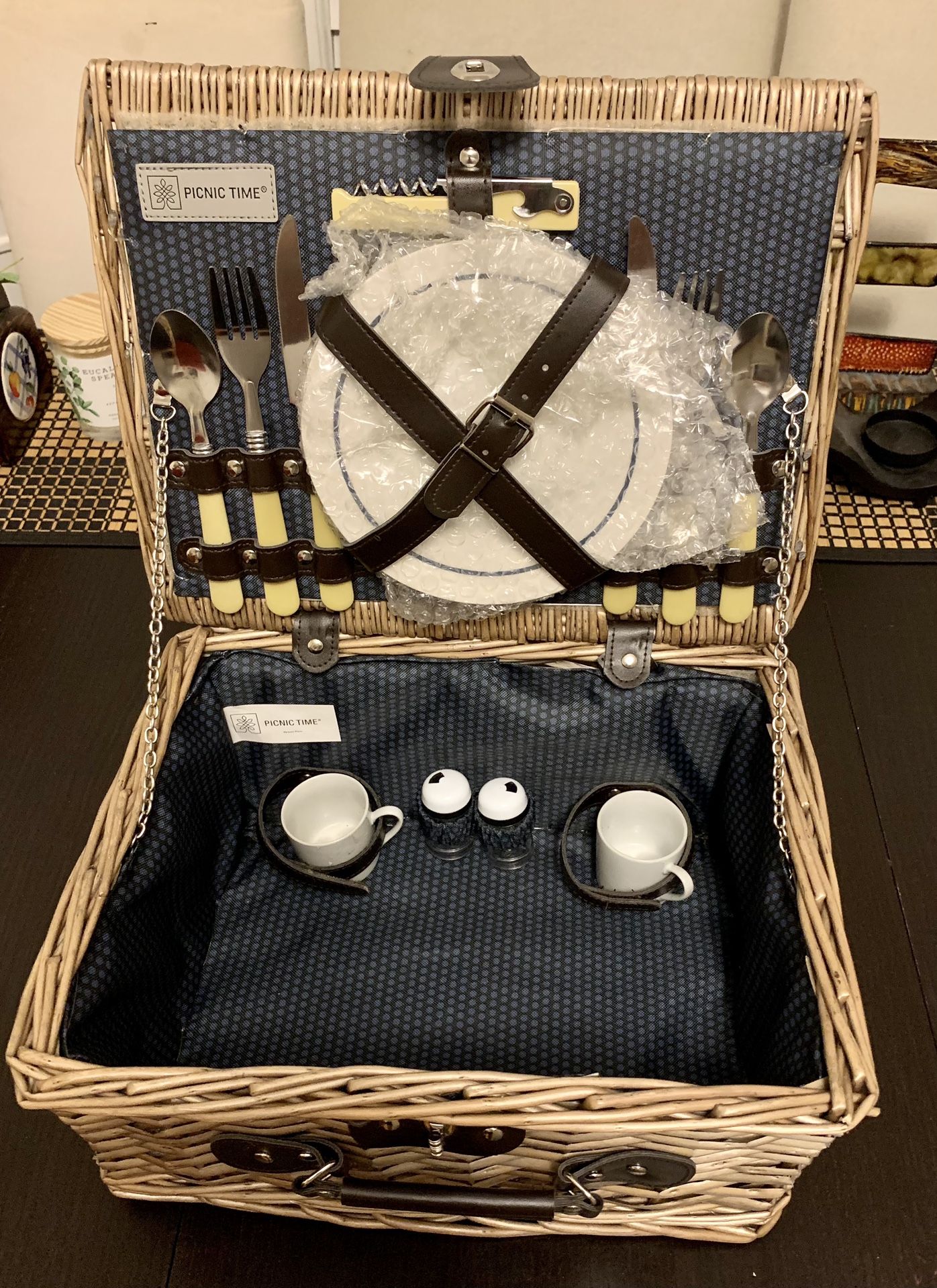 $80. Small Picnic basket. H-8”, W-14”, D- 11”