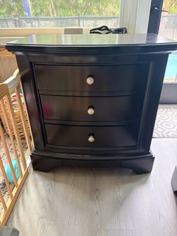 $75 for 2 Solid Wood Bedroom End Tables – Set of 2