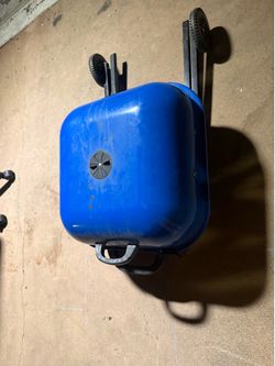Rolling portable grill