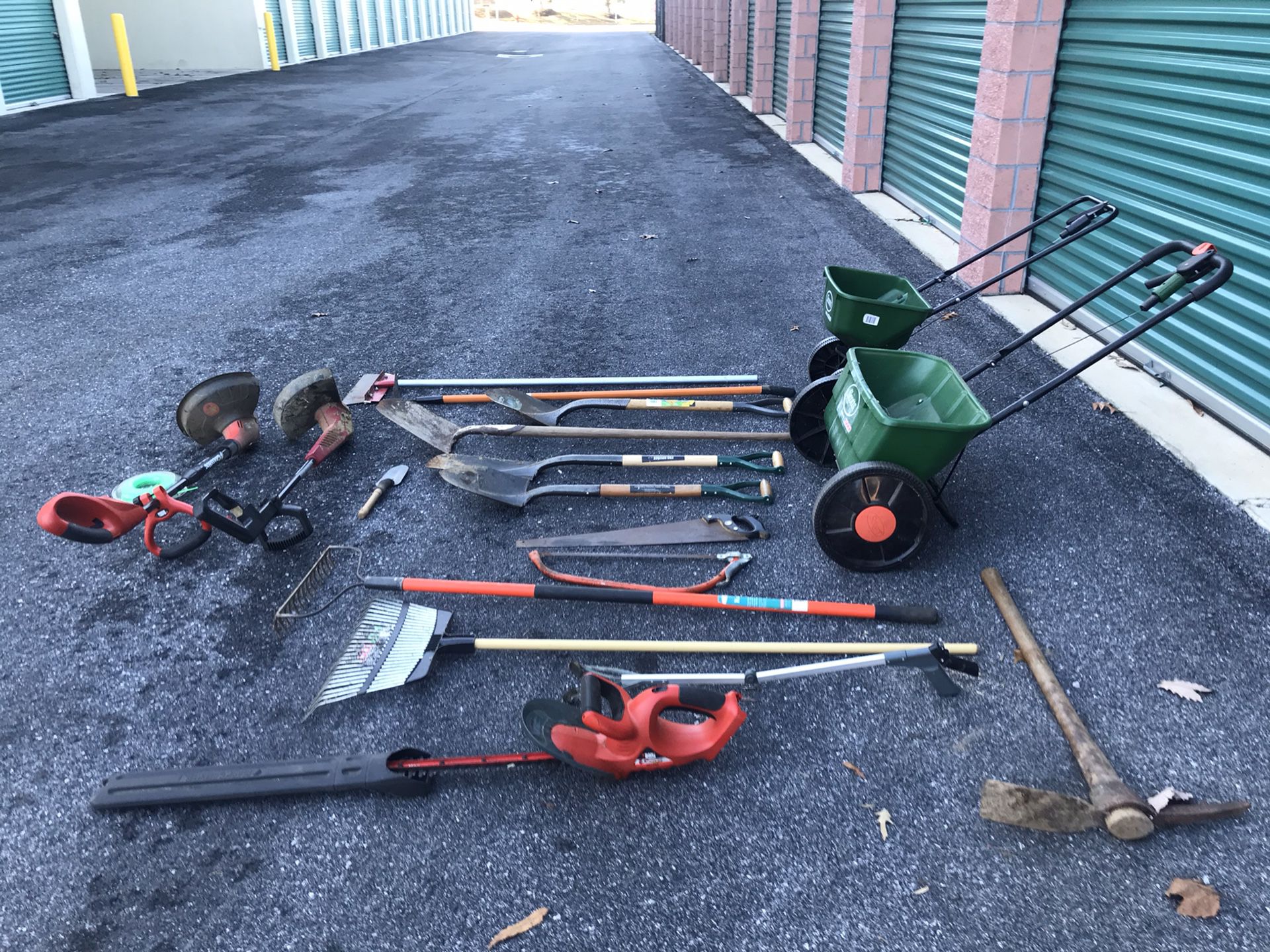 Mixed lot of gardening equipment for yard or decoration