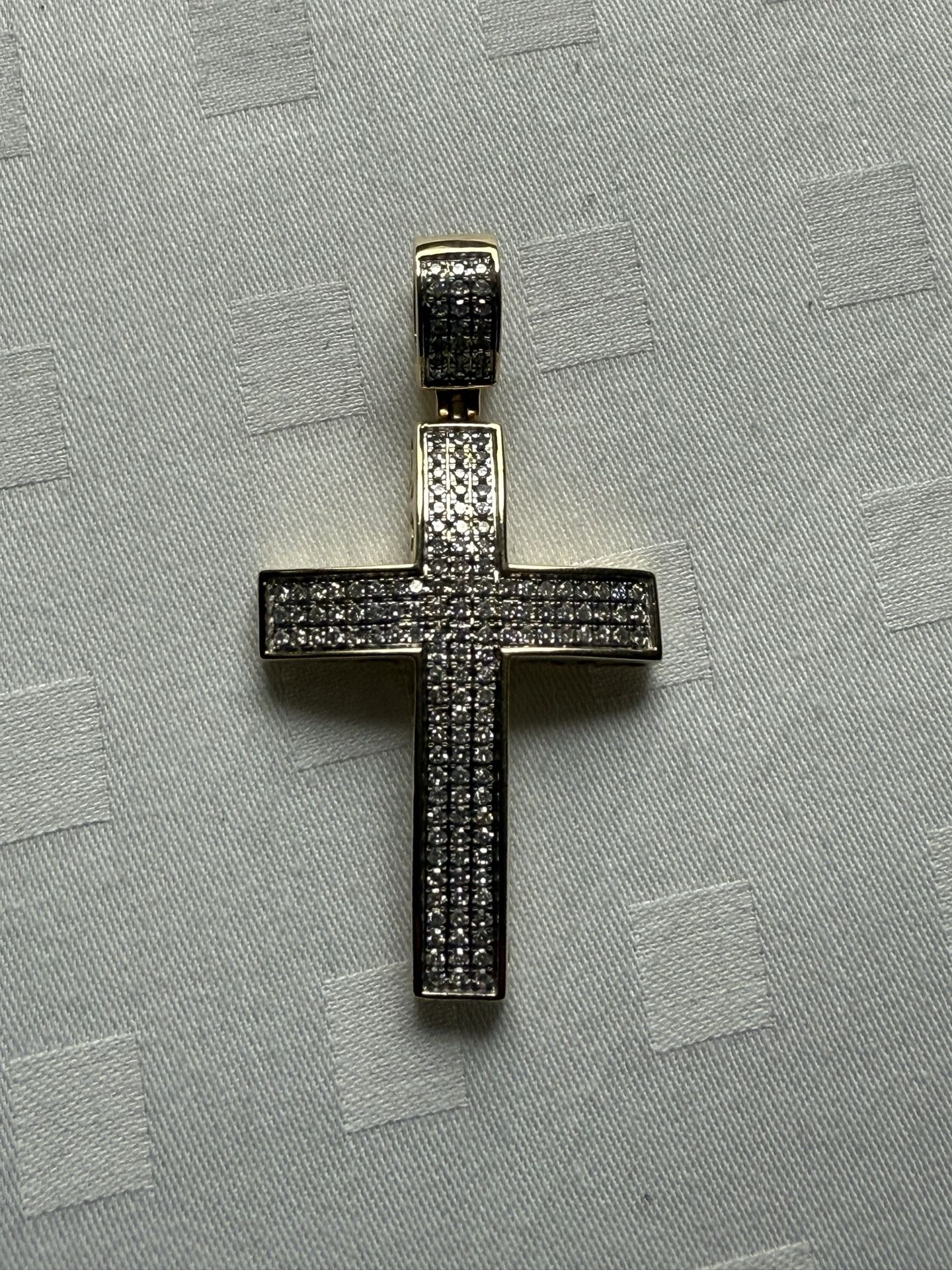 1/2 CT Diamond & 10k Gold Cross