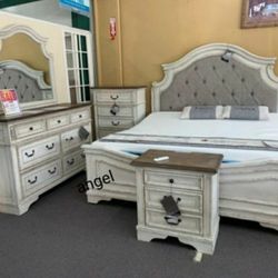 Realyn Queen Panel Bedroom Set 4-Piece (QB, Dresser Mirror Nightstand)