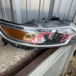 RIGHT HEADLIGHT 2010-2012 FORD TAURUS