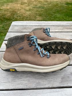 Merrell hiking boots Womens 7.5