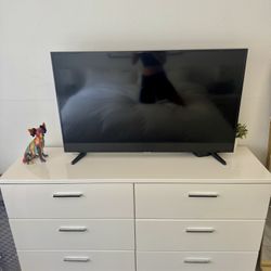Modern White Dresser In Good Condition