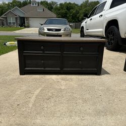 Coffee Table and Side Table 