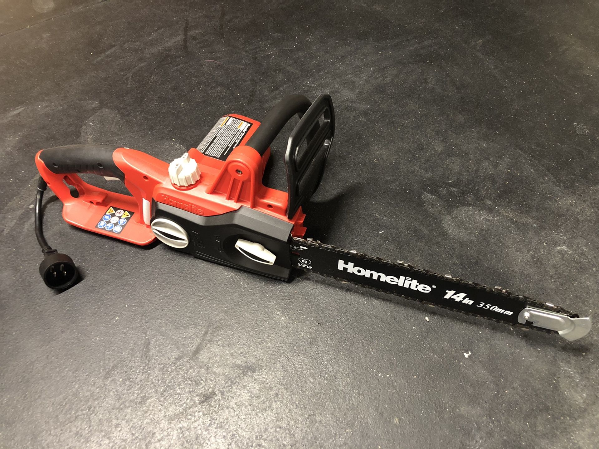 Homelite Electric Chainsaw with 14” Bar