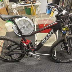Giant Trance X1 Mountain Bike – Black, Medium/Large Frame 2020