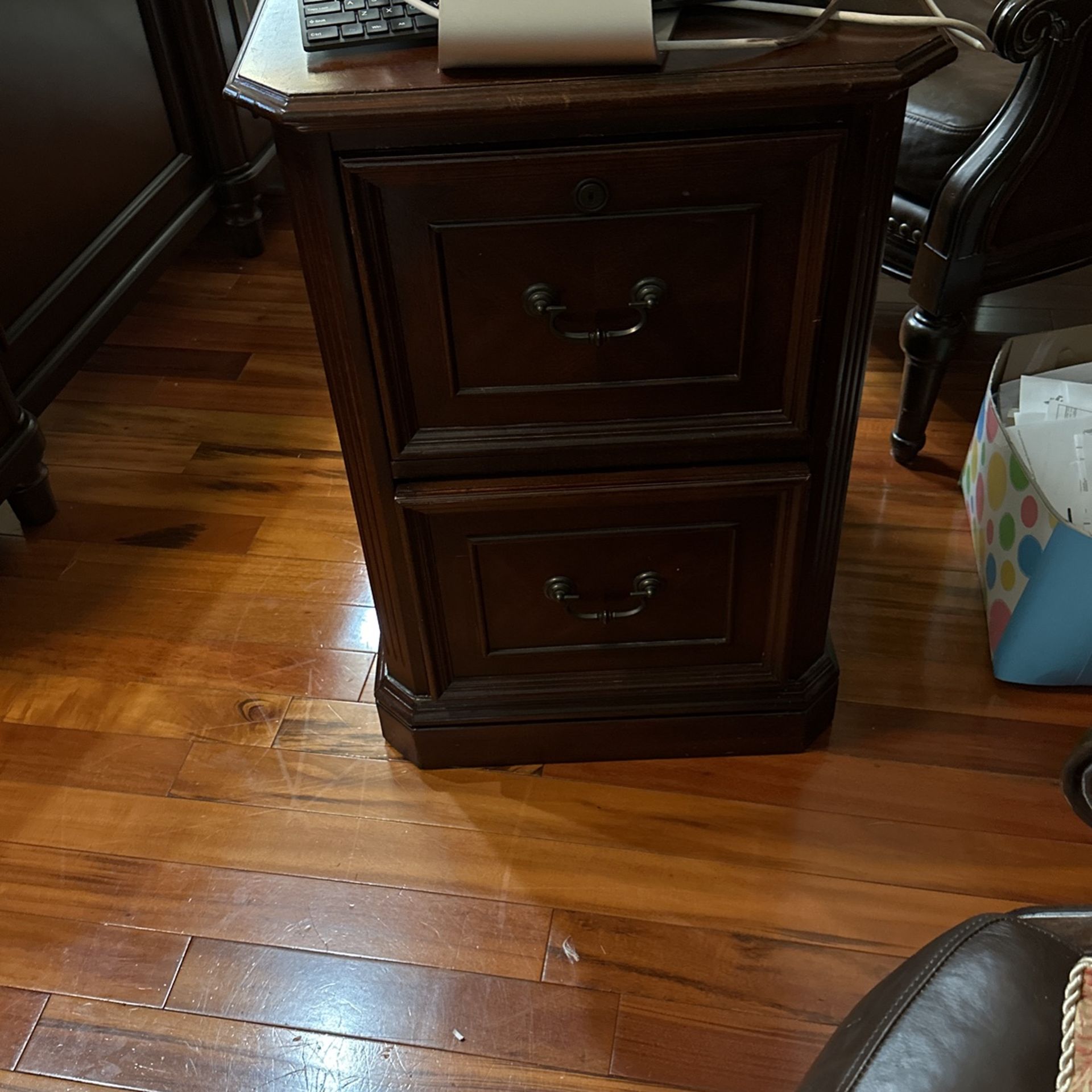 Two Drawer File Cabinet, Excellent Conditions, Solid Wood