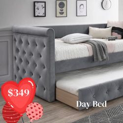 ❤️DAY BED ❤️