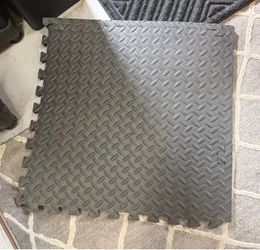 Black/Gray 24 in. x 24 in. x 0.79 in. Foam Interlocking Reversible Floor Mat