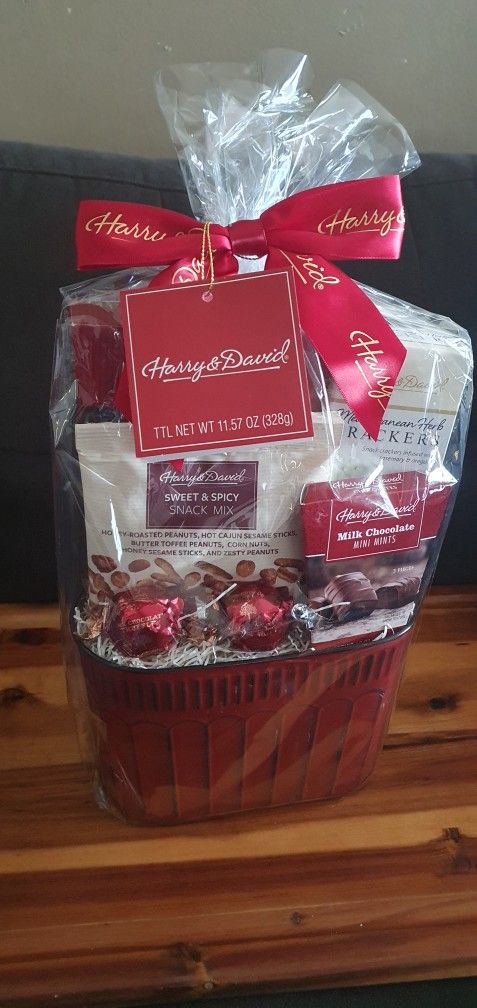 Harry & David Chocolate and Cracker basket